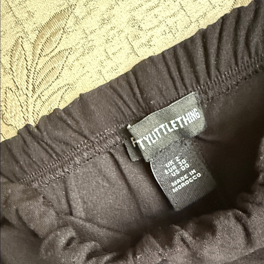 PrettyLittleThing Flared Pants - Picture 3 of 5